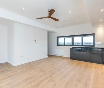 Oakland Road, Crickelwood, NW2 - Photo 1