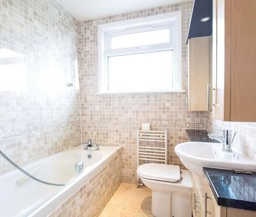 3 bedroom terraced house to rent - Photo 4