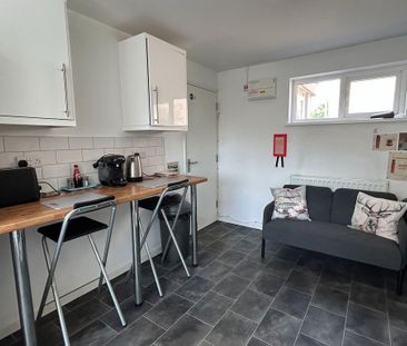 1 bedroom house of multiple occupation to rent - Photo 4