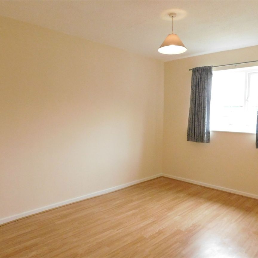 Alma Street - Photo 1