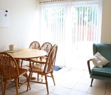 Dayspring, Guildford, Surrey, GU2 9QN - Photo 3