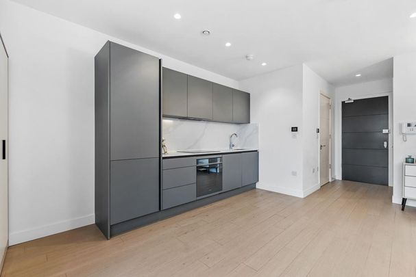 Studio to rent - Photo 1