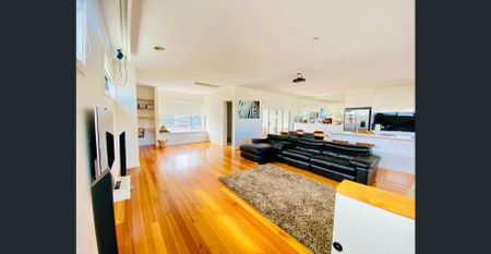 Executive Townhouse - Photo 2