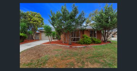 Your Perfect Family Nest: 4 Bedrooms, 2 Bathrooms, and Gragae Space - Photo 4