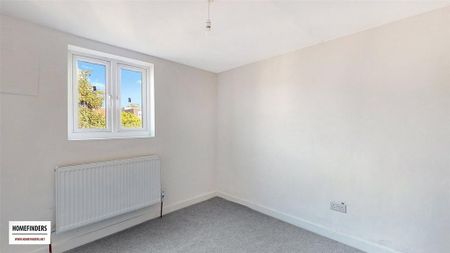 4 bedroom terraced house to rent - Photo 5