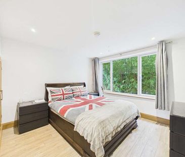 Cedar Court, Marlow, Buckinghamshire, SL7 - Photo 2