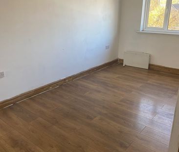 1 Bed Flat, Warwick Road, B27 - Photo 1