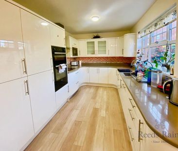 4 bedroom detached house to rent - Photo 2