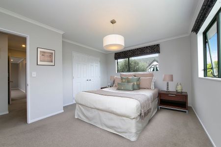 Executive 3 bedroom with sea views - Photo 4