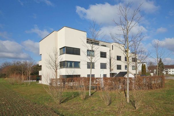 Per 01.04.2025 zu vermieten - helle und moderne Wohnung - Photo 1