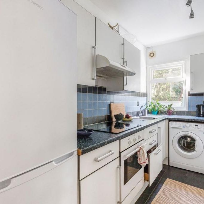 2 bedroom flat to rent - Photo 1
