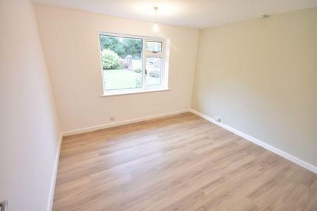 3 bedroom detached bungalow to rent - Photo 4