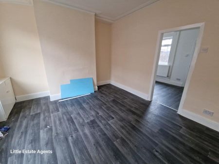 2 bedroom terraced house to rent - Photo 3