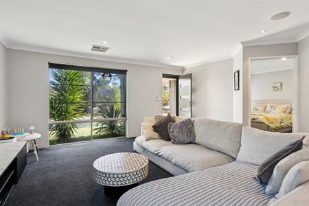 18 Cleveland Court, Marangaroo WA 6064 - Photo 3