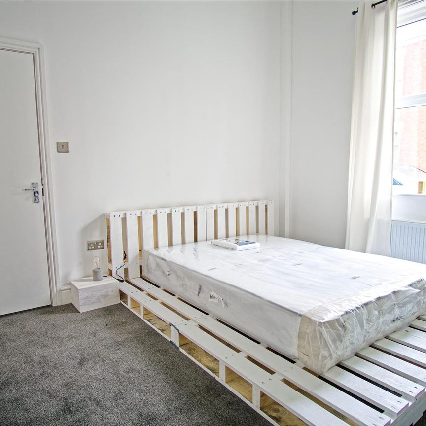 Spacious Rooms to Let in on Lauderdale Street, Preston - Photo 1