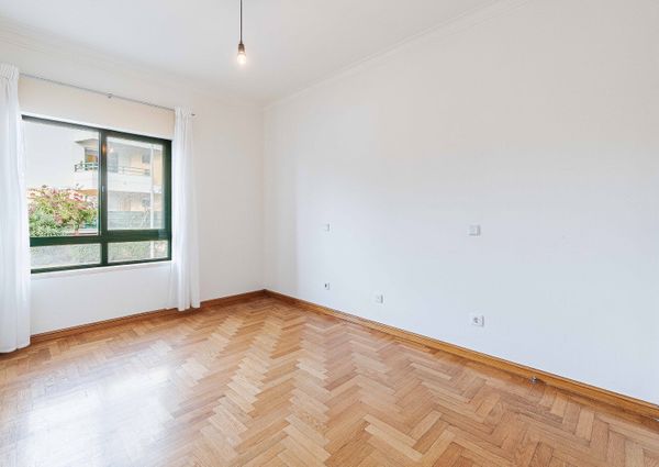 APARTAMENTO T2 NO ARNEIRO - CARCAVELOS