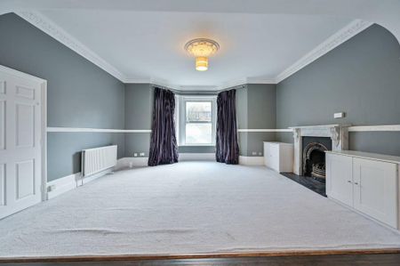 6 bedroom semi-detached house to rent - Photo 2