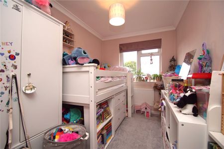 2 bed First Floor Flat for rent - Photo 5