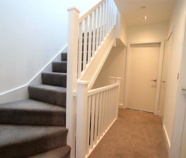 3 bedroom terraced house to rent - Photo 5