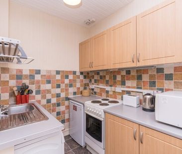 Cathcart Place, Edinburgh, EH11 - Photo 3