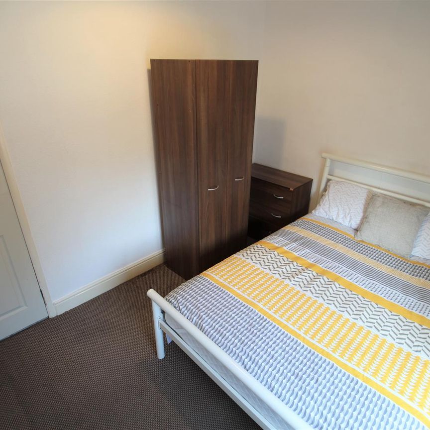 Burley Lodge Road, Hyde Park, LS6 1QP, Leeds - Photo 1