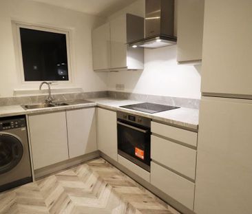 3 bedroom flat to rent - Photo 5