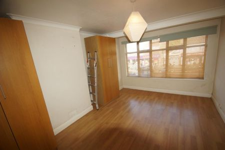 3 bedroom terraced house to rent - Photo 4