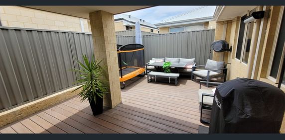 Modern Family Home in Peaceful Eglinton Area - Photo 2