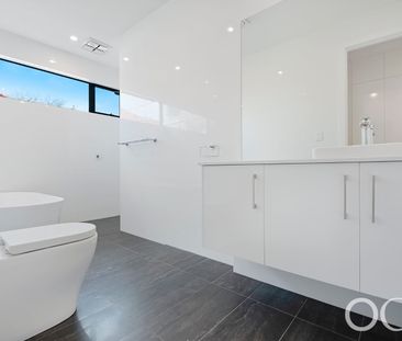 Open the Door to Effortless Elegance - Photo 4