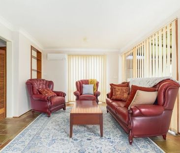 IDEAL FAMILY LIVING IN A PRIME CAMPBELLTOWN LOCATION !!! - Photo 2