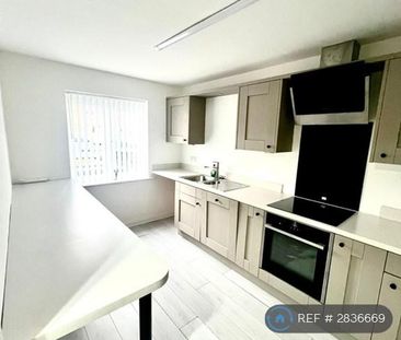 3 bedroom end of terrace house to rent - Photo 4