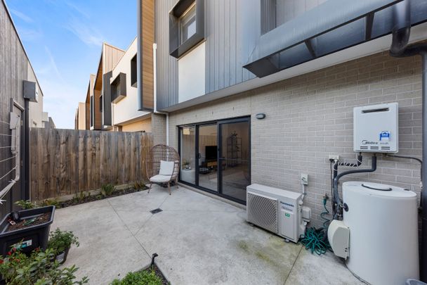 Stylish Slattery - Photo 1