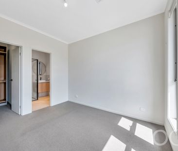 Open the Door to Coastal Calm - Photo 3