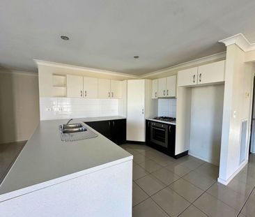 Spacious Home - Photo 3