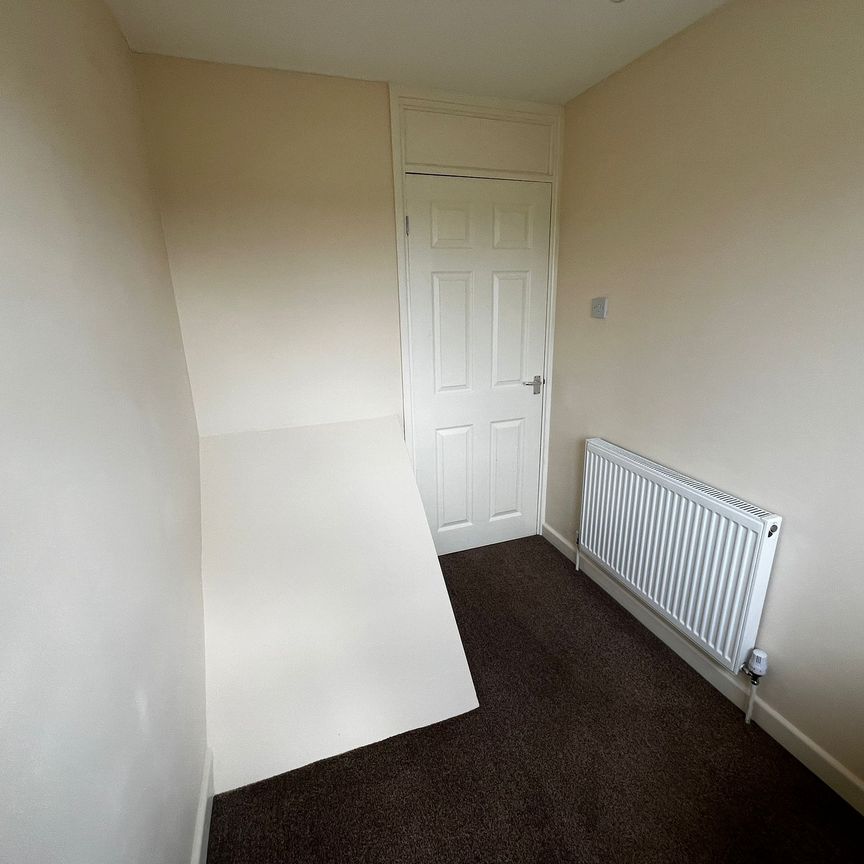 Silverton Heights, Smethwick, B67 - Photo 1