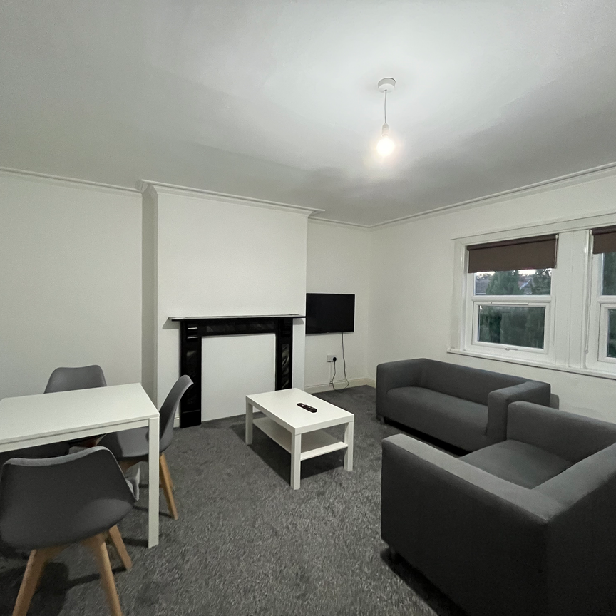 Flat 3, 1 Kelso Road, LS2 9PR, Leeds - Photo 1