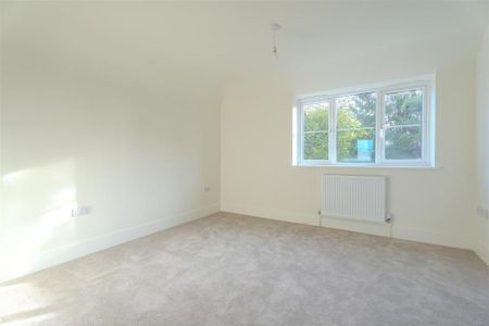 3 bedroom detached house to rent - Photo 5