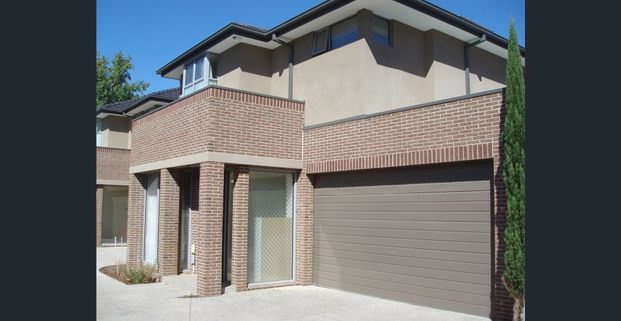 Modern Townhouse in Camberwell High School Zone - Photo 1