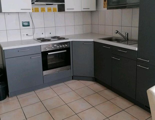 WG Zimmer in 4erMädls WG in MA-Rheinau - Foto 1