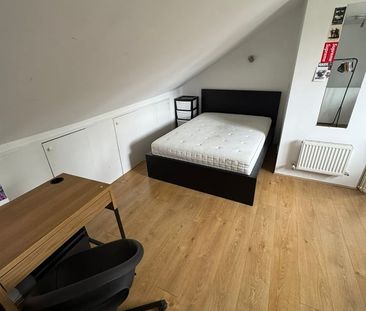 Studio Flat, Sandringham Road, E8 - Photo 5