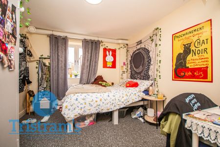 4 bed Apartment for Rent - Photo 4