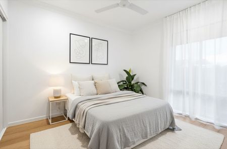 Chic Two-Bedroom Retreat in a Peaceful Location - Photo 2