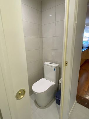 Glen Waverley - Photo 1