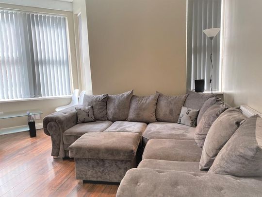 5 bedroom end of terrace house to rent - Photo 1