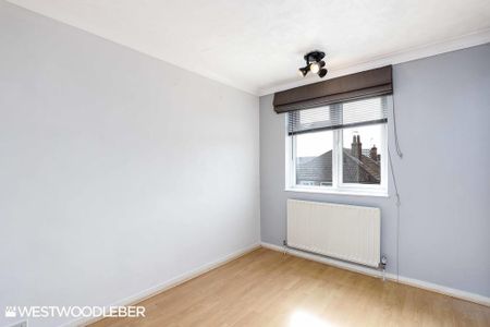 3 bedroom semi-detached house to rent - Photo 3