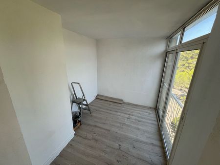AIX EN PROVENCE APPARTEMENT T4 TERRASSE ET CAVE, - Photo 5