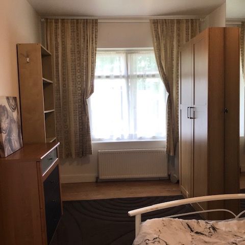 Room in a Shared House, North Circular Road, NW10 - Photo 1