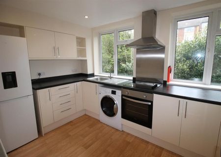 2 bedroom flat to rent - Photo 4