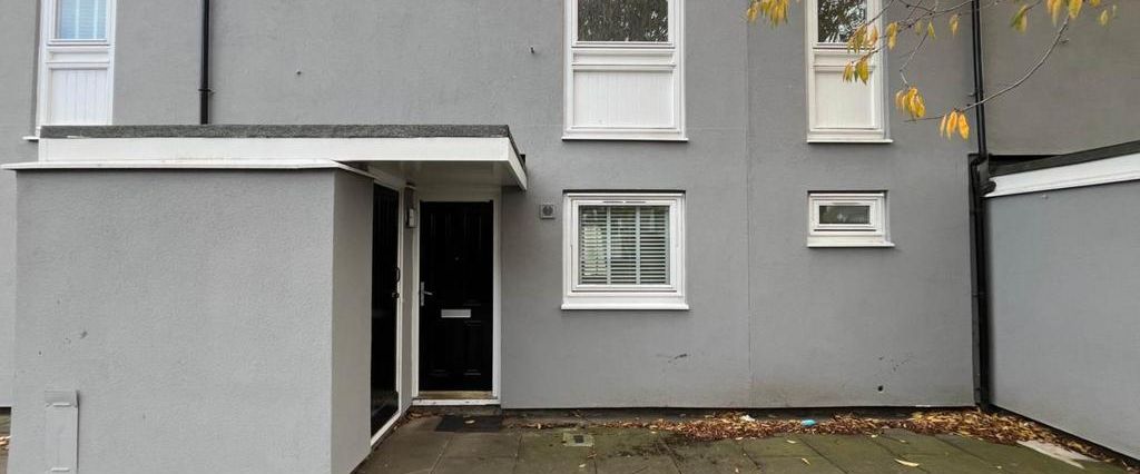 2 bedroom terraced house to rent - Photo 1