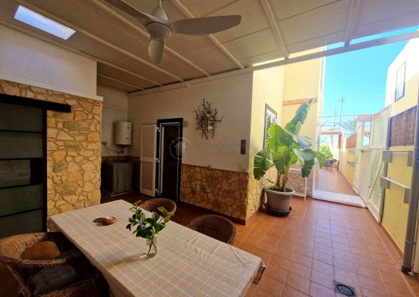 For Rental: 2-Bedroom Semi-Detached House in Las Rosas